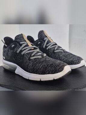 Nike Air Max Sequent 3 Black And White Women Size 7 Us